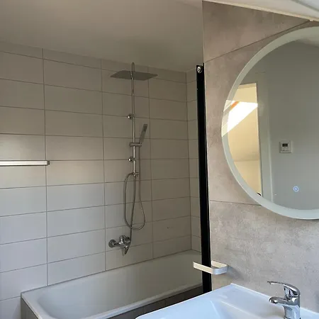 Apartman Moderne Mit Balkon Und Klima Neufraunhofen